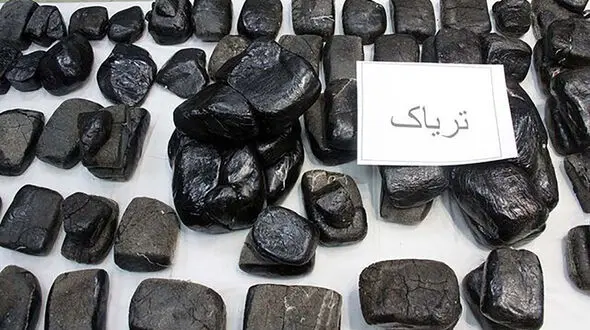 فیلم نفسگیر از تعقیب و گریز 2 مرد که محموله ممنوعه داشتند / تیراندازی پلیس در اتوبان تهران به قم / ببینید