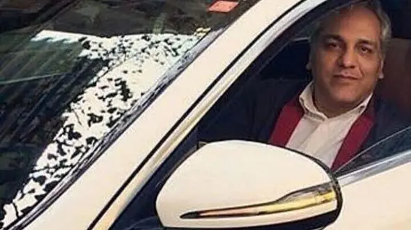 مهران مدیری: شاید با پول بشه ماشین مضراتی خرید ولی آدم هرچقدر هم پول داشته باشه آخرش در همان گوری میخوابه که همه در آن می خوابن