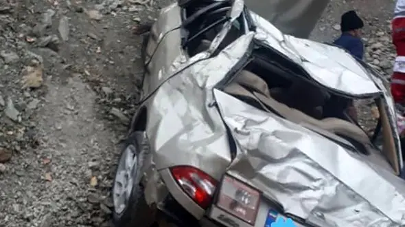  نجات معجزه‌آسای 5 سرنشین سمند در محور یا سوج_ بابامیدان+ عکس