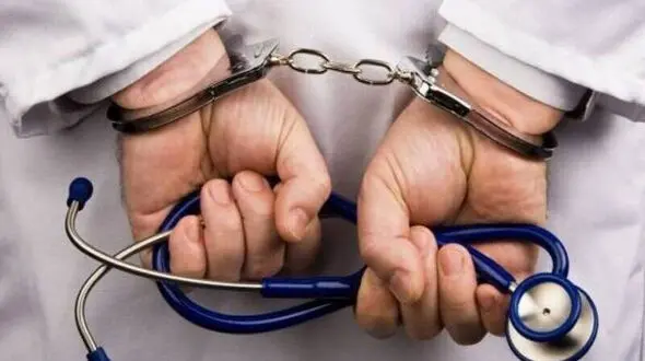 بازداشت پزشک قلابی در حال انجام عمل جراحی / در ایلام فاش شد