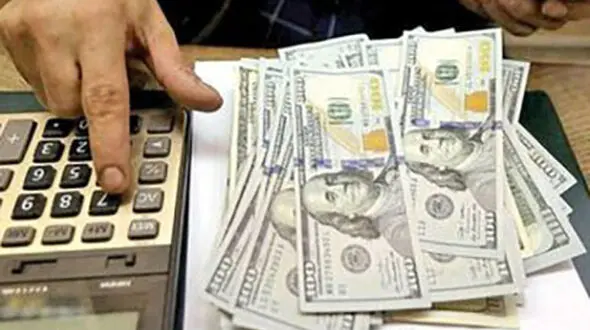 دلار صرافی‌ها به بازار آزاد نزدیک شد!

