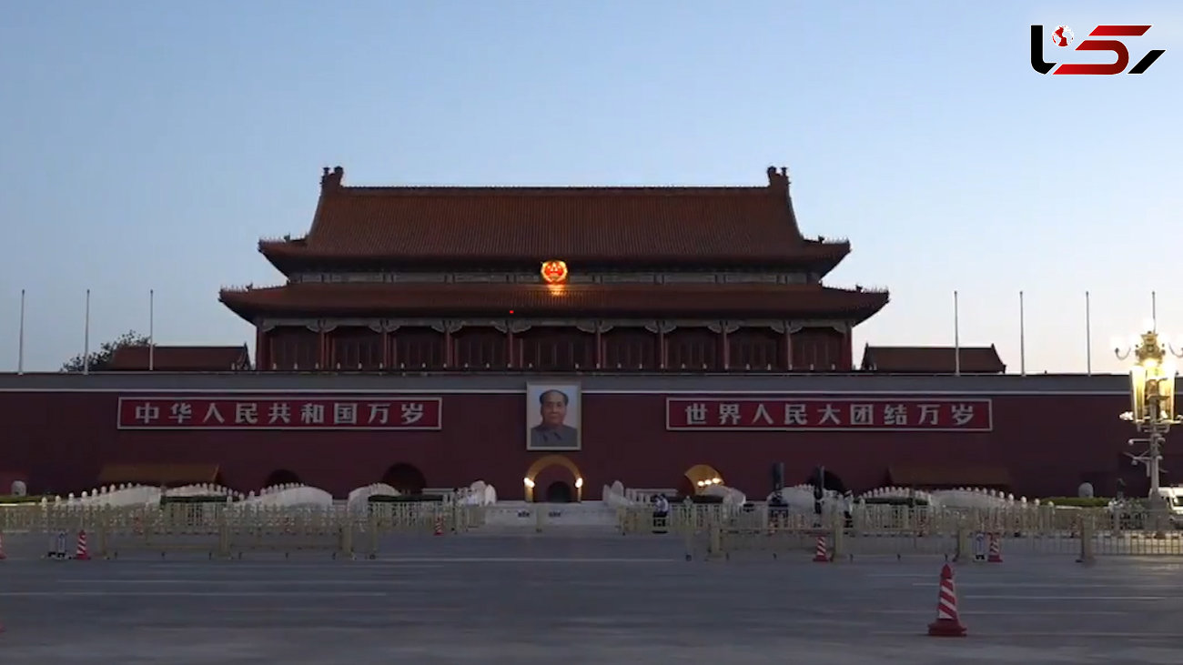 مراسم متفاوت اهتزاز پرچم چین + فیلم