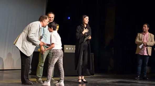 پانزدهمین جشن سالانه کانون ملی منتقدان تئاتر ایران: رویا میرعلمی و پسرش, رحیم نوروزی