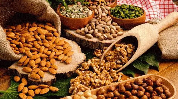 آجیل در پیری عصای دستتان است
