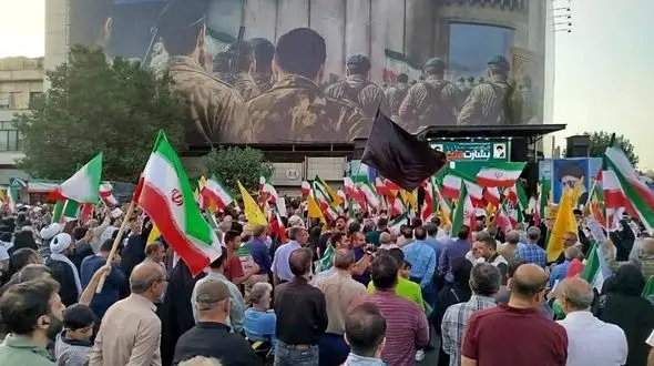 فیلم جشن و سرور آبادانی ها در شب پیروزی ایران مقتدر 