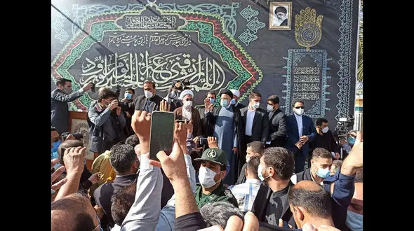 رییس جمهوری در امامزاده حسین بن موسی الکاظم(ع) طبس حضور یافت