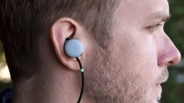 ترجمه همزمان و راحت با هدفون پیشرفته؛ صدای جهان در گوش شما