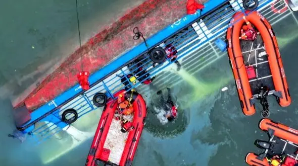 واژگونی چهار قایق تفریحی در چین با 9 کشته و ده ها مجروح