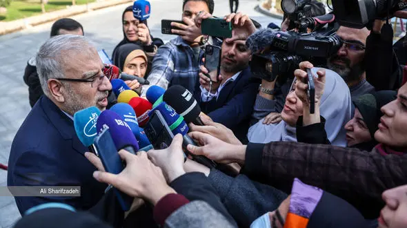 به زودی 95 درصد سوخت‌ گیری با کارت سوخت شخصی انجام می‌ شود/ افزایش 7 میلیون لیتری بنزین در نوروز 1403 