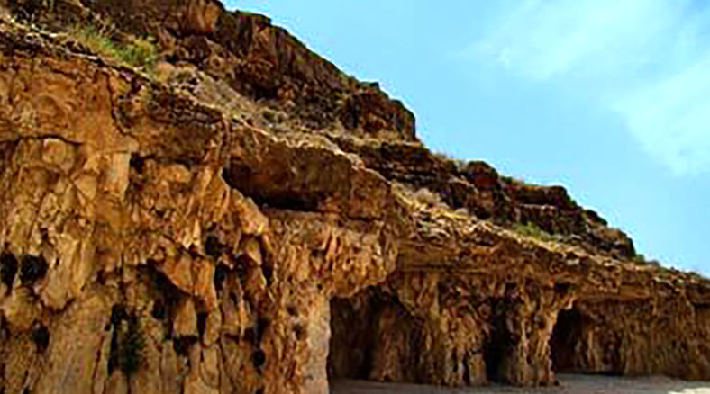 غار سنگ شکنان جهرم از بزرگترین غارهای مصنوعی جهان + فیلم