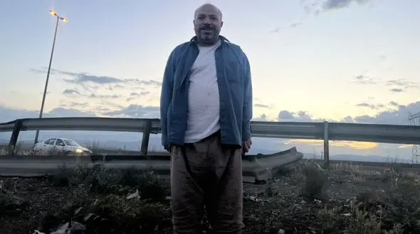 محرم یوسفلی جوانمرد قزوینی را می شناسید؟ / او دو نفر را از خودرو آتش گرفته نجات داد + عکس