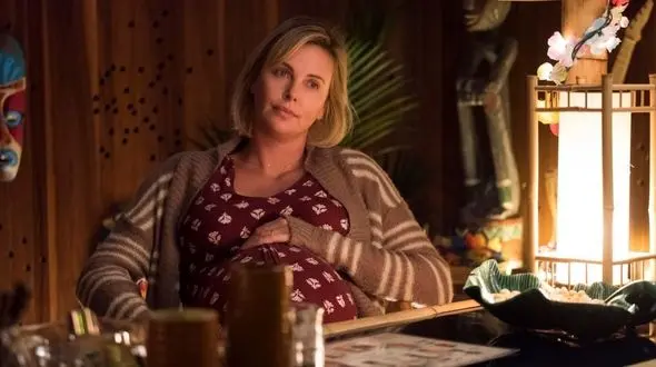 تربیت سه فرزند برای مادر مشکل آفرید/حضور دوباره چارلیز ترون در هالیوود+عکس 