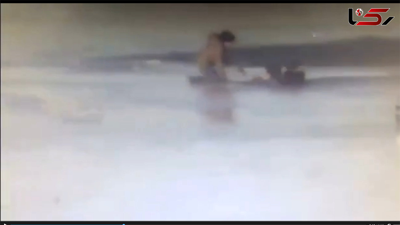نجات دو پسر جوان از یخ زدن توسط یک پسر ۸ ساله+ فیلم لحظات پر از دلهره