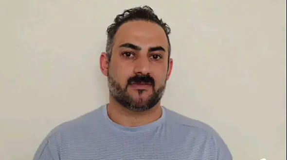 این آقای دندانپزشک را می شناسید ؟! / هرکسی شکایت دارد نزد پلیس برود ! + عکس چهره باز