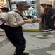 فیلم آواز شاد/ مرد خوش طی حرکت انتحاری تصمیم گرفت با رقصش تن مایکل جکسون رو تو گور بلرزونه