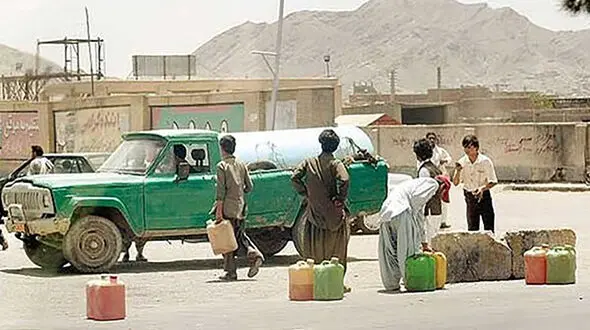 جذابیت سوخت بری عامل ترک تحصیل دانش آموزان سیستان و بلوچستان! / خرج مدرسه سازی در استان 16 هزار میلیارد تومان و بودجه فقط 500 میلیارد