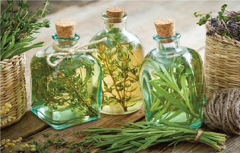 عرقیات گیاهی