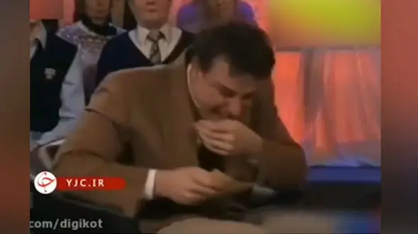 فیلم خنده های تمسخر آمیز مجری تلویزیون به صدای 2 مهمانش / واقعا شرم آور !
