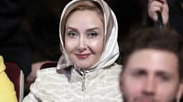 فیلم جشن تولد  کتایون ریاحی بدون رعایت کرونا / زلیخا 60 ساله شد + عکس ها