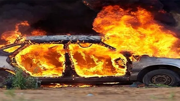 ببینید | شدت گرمای اهواز پژو پارس را به آتش کشید! + فیلم