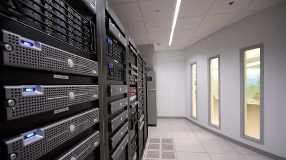 گفتگو با زنی که سامانه بازشناسی امواج رادیویی را در ایران راه اندازی کرد/همه مسیر ها برایم مانع بودند