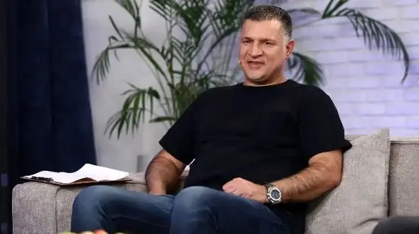 2300 روز دوری از فوتبال/ جای علی دایی در عکس یادگاری نیست