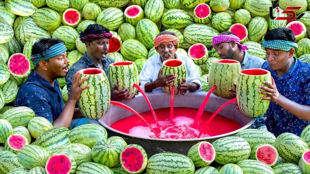 تماشا کنید؛ هنر تهیه غذاهای سنتی هند و آب هندوانه در طبیعت + فیلم
