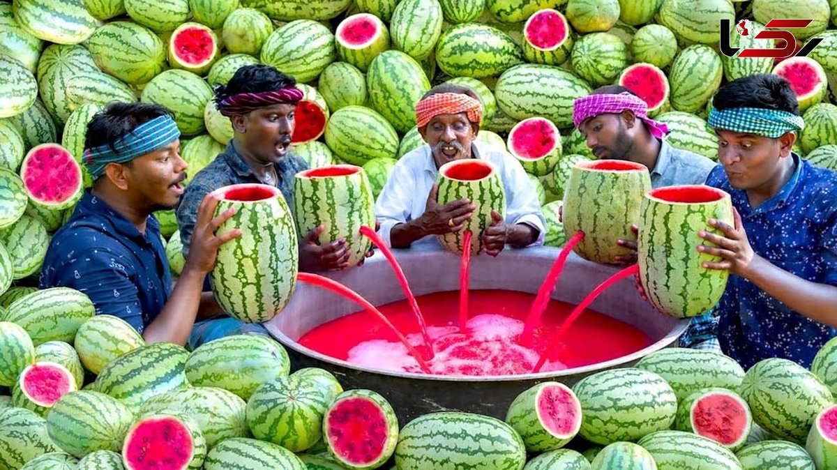 تماشا کنید؛ هنر تهیه غذاهای سنتی هند و آب هندوانه در طبیعت + فیلم