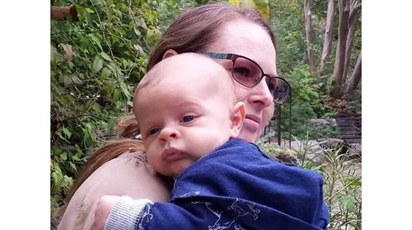 قتل هولناک کودک سه ماهه در کنار جسد مادرش + عکس