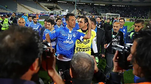 گزارش تصویر از خداحافظی باشکوه رضا عنایتی+ تصاویر