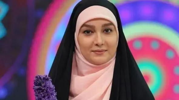 عکس های جشن تولد صمیمی و خاص مژده خنجری مجری محجبه خارج از دوربین صدا و سیما ../ تیپ و استایل خانم مجری .... با کیکی عاشقانه ...