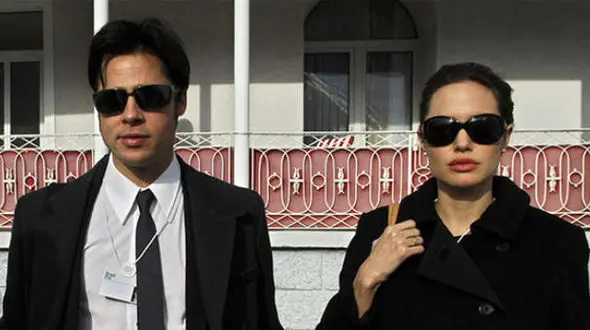 عکس های عجیب از  برد پیت/ او چرا خودش را شبیه زنان می کند ! + عکس