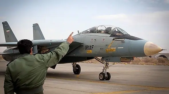 مانور جنگنده F۱۴ در آسمان ایران که ۱۸ سال زمینگیر بود + فیلم