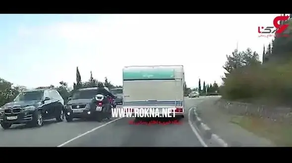 عاقبت سبقت گرفتن در پیچ جاده + فیلم 