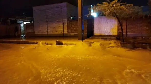 عکس/ آبگرفتگی منازل و معابر در دهلران بر اثر بارش شدید باران
