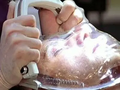 لحظه ای تکان دهنده: صورت انسان جدا شده برای پیوند زدن! (تصویر هولناک)