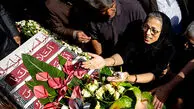 عکس/ سنگ مزار اصلی اکبر عبدی رونمایی شد / تصویر جدید آرامگاه بازیگر محبوب سینما و تلویزیون