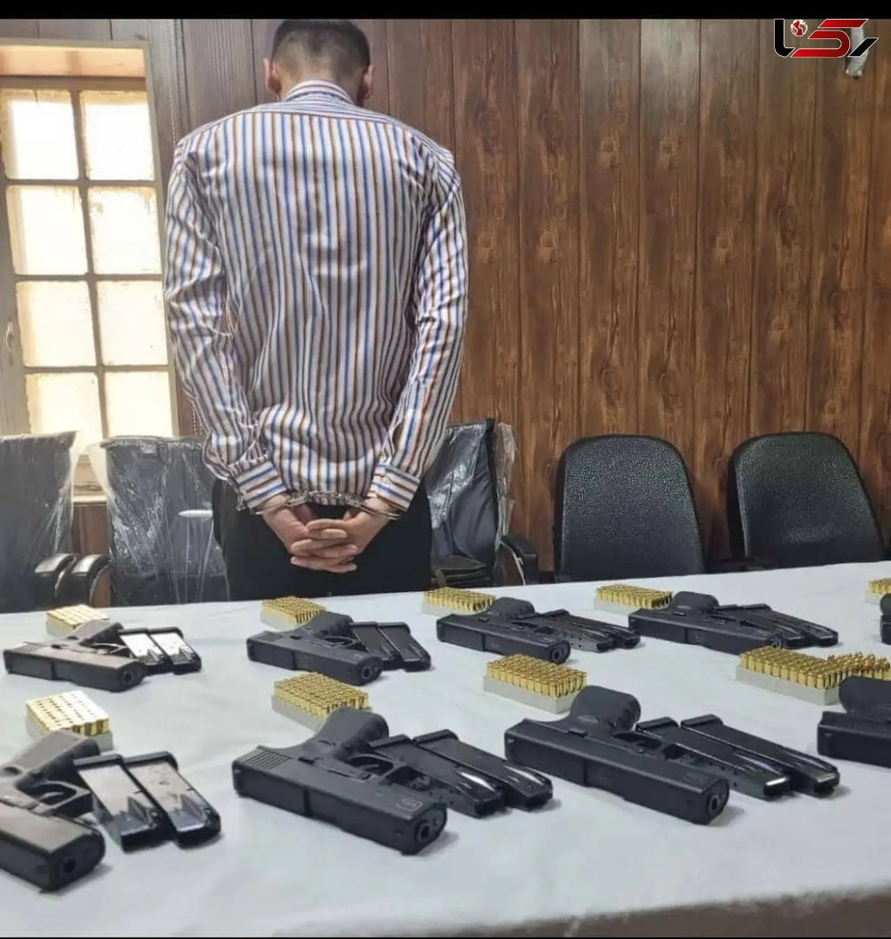 انهدام شبکه فروش سلاح کلت در فضای مجازی / کشف 2 قبضه کلت جنگی در اتوبان تهران-کرج