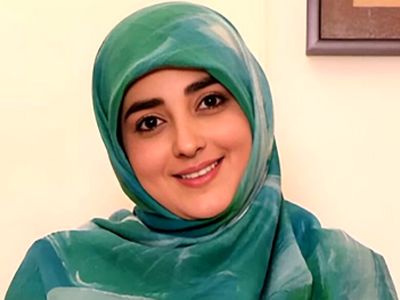 فیلم /  ستاره سادات قطبی خانم مجری /  وقتی به جای لالایی برای نوزادش قرآن تلاوت میکنه و به جای ....