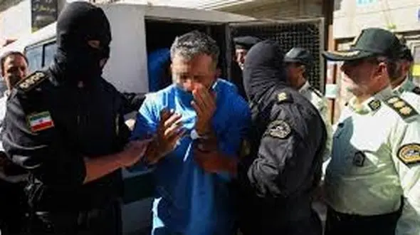 ده نفر اراذل و اوباش را سطح شهر اقبالیه گرداندند 