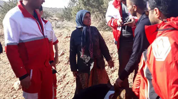 ۱۹ ساعت عملیات نجاتگران استان فارس برای پیدا کردن پیرزن ۶۲ ساله+ عکس