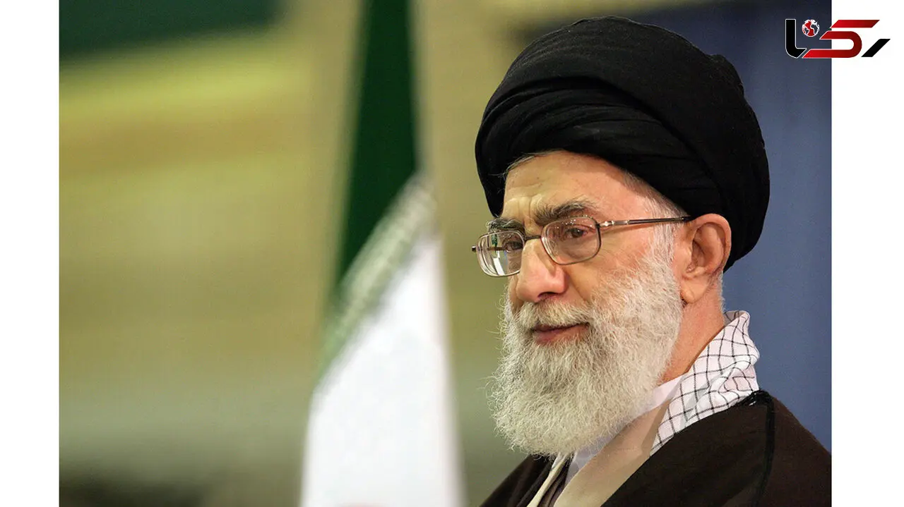  لحظاتی از حضور آیت الله خامنه‌ای در مراسم تشییع امام خمینی(ره) + فیلم