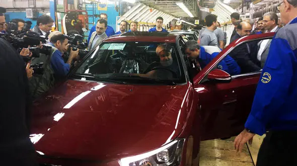 اولین خودروهای دناپلاس به خانواده های شهدای آتش نشان پلاسکو تقدیم شد+عکس