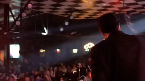 فیلم آواز محلی؛ محسن لرستانی رو تو پول بارون دفن کردن چه اجرایی داشت خودش غرق