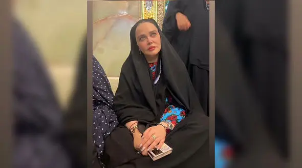 فیلم حماسه سخنرانی مبهوت کننده بهاره رهنما در  عاشورا با پوشش چادری کامل/  باور نمیکنم که این خانه روزی خانه محبوب تو بود..