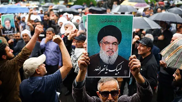 آغاز مراسم بزرگداشت شهید سید حسن نصرالله در تهران با حضور رهبر انقلاب