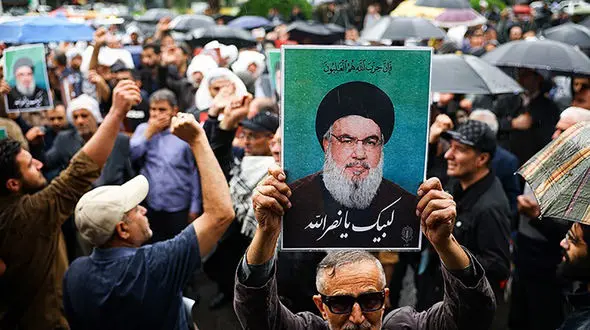 آغاز مراسم بزرگداشت شهید سید حسن نصرالله در تهران با حضور رهبر انقلاب