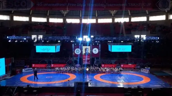 آغاز مسابقات بین المللی کشتی جام جهان پهلوان تختی در اصفهان