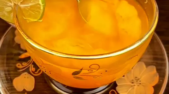 دمنوش زردچوبه و لیمو برای پاکسازی کبد + فیلم 