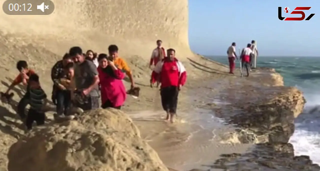 بى احتیاطى مسافران حادثه آفرید / نجات ۱۰۰ گردشگر گرفتار در ساحل کنارک